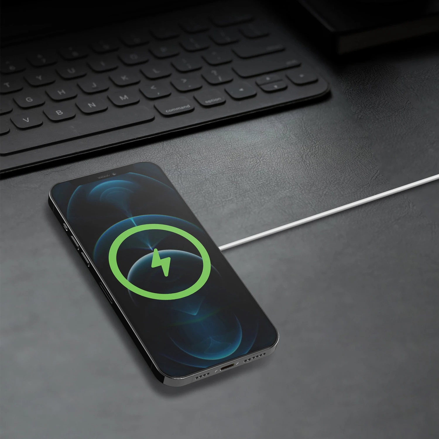 Hypergear 15W MagSafe Wireless Magnetic Charger W/ Connected USB-C PD Cable 4 Hypergear 15W MagSafe Wireless Magnetic Charger W/ Connected USB-C PD Cable - Image 2