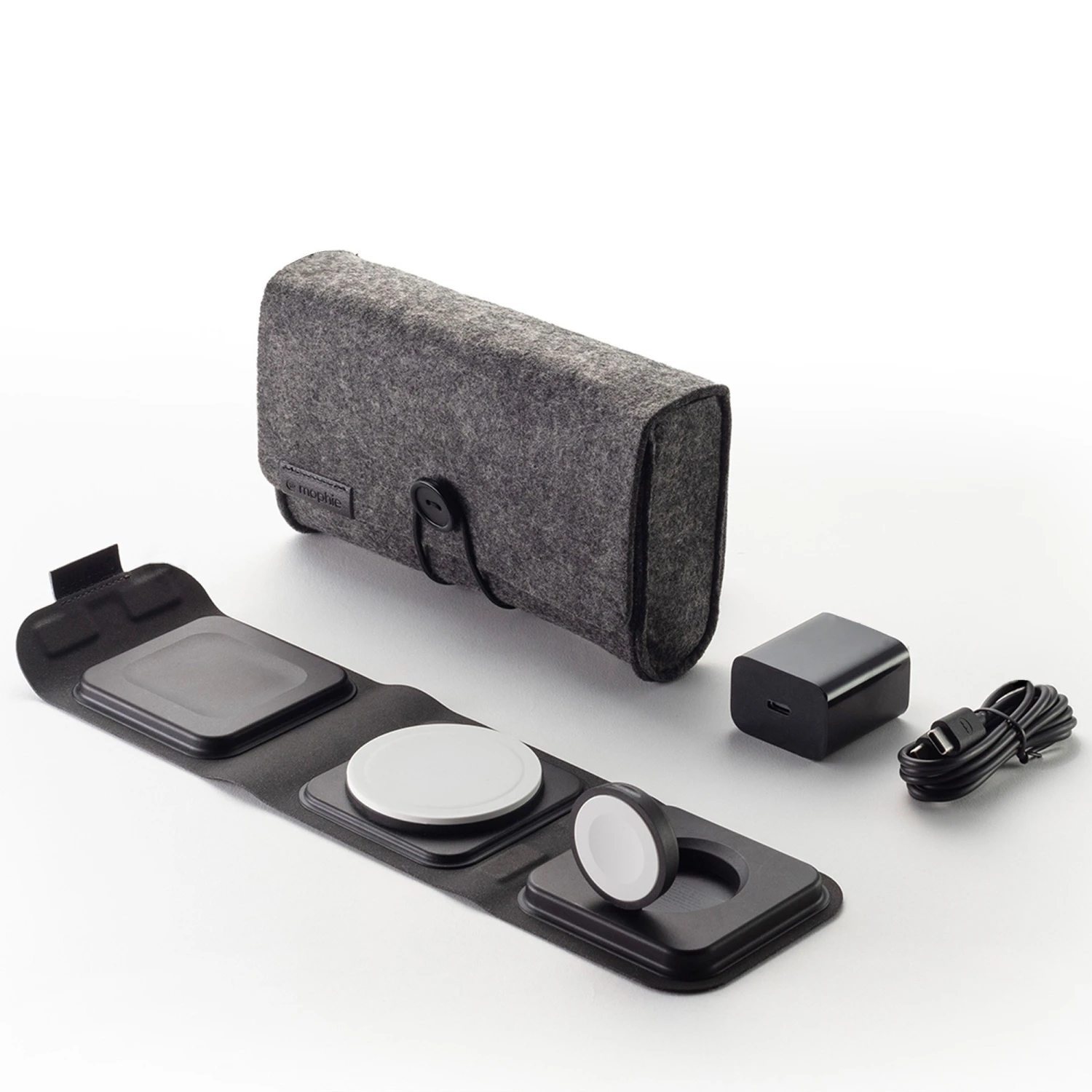 Mophie MagSafe 3in1 Travel Charger - Black 4 Mophie MagSafe 3in1 Travel Charger - Black - Image 2