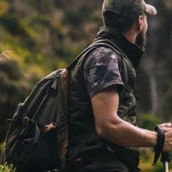 Olixar 4 Pack Black Silicone Covers With Carabiner - For Samsung Galaxy SmartTags 9 Olixar 4 Pack Black Silicone Covers With Carabiner - For Samsung Galaxy SmartTags -OtterBox Store b 410