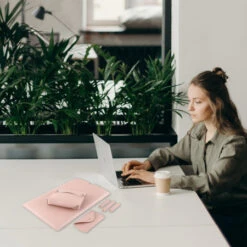 Olixar Universal Pink Laptop & Tablet Sleeve Coordinated Accessory Pack - 16" -OtterBox Store e 25