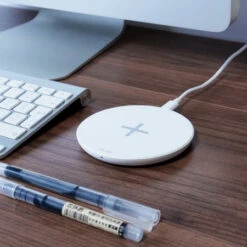 Ventev 10W Qi Wireless Charger And Mains Charger Bundle -OtterBox Store e 44